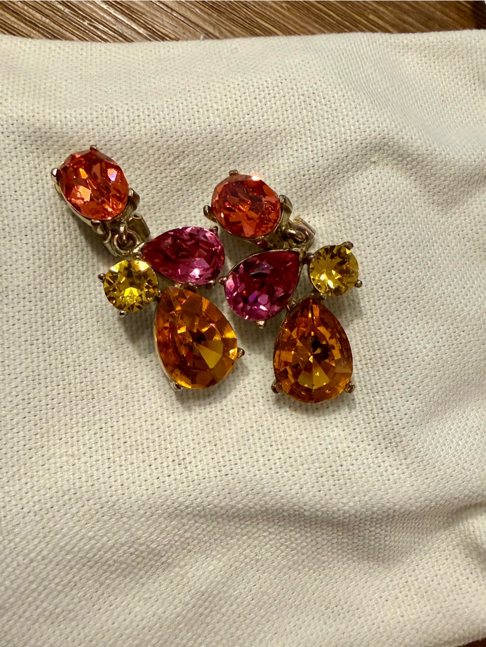 Oscar de la renta clip on earrings